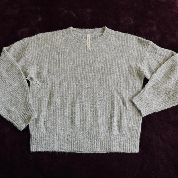 NWT Aritzia Klein sweater - Picture 2 of 5